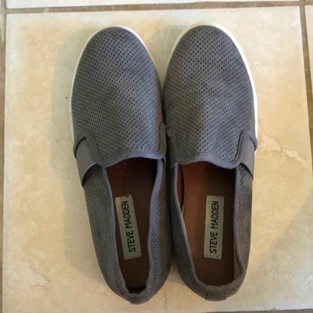 Gray Steve Madden shoes - Picture 2 of 3